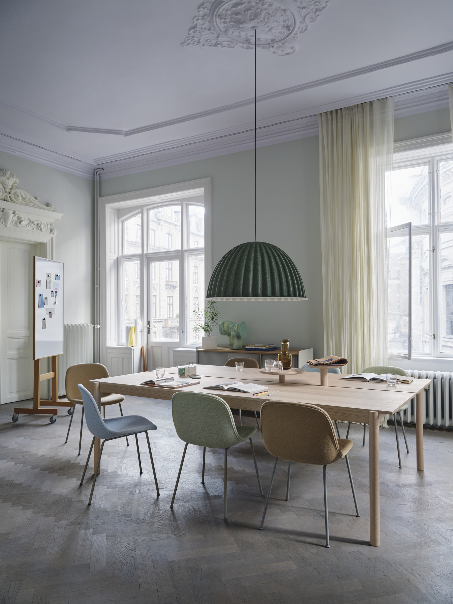 Muuto Linear System Table