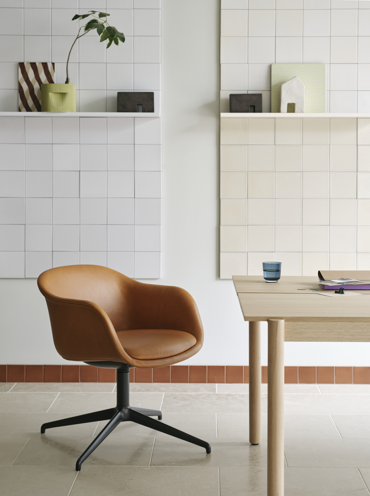 Muuto Linear System Table
