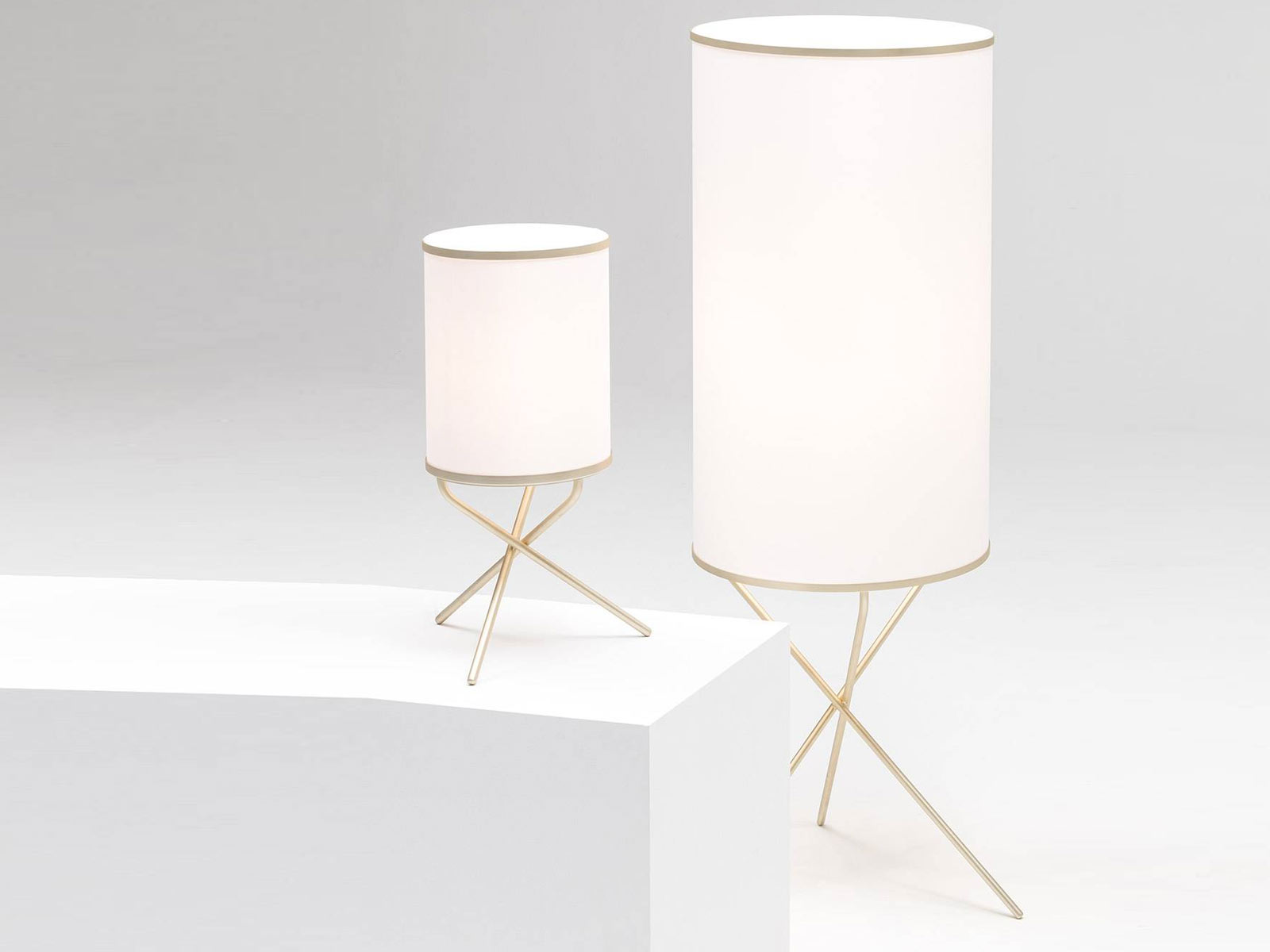 Nahoor Syrhia Floor Lamp