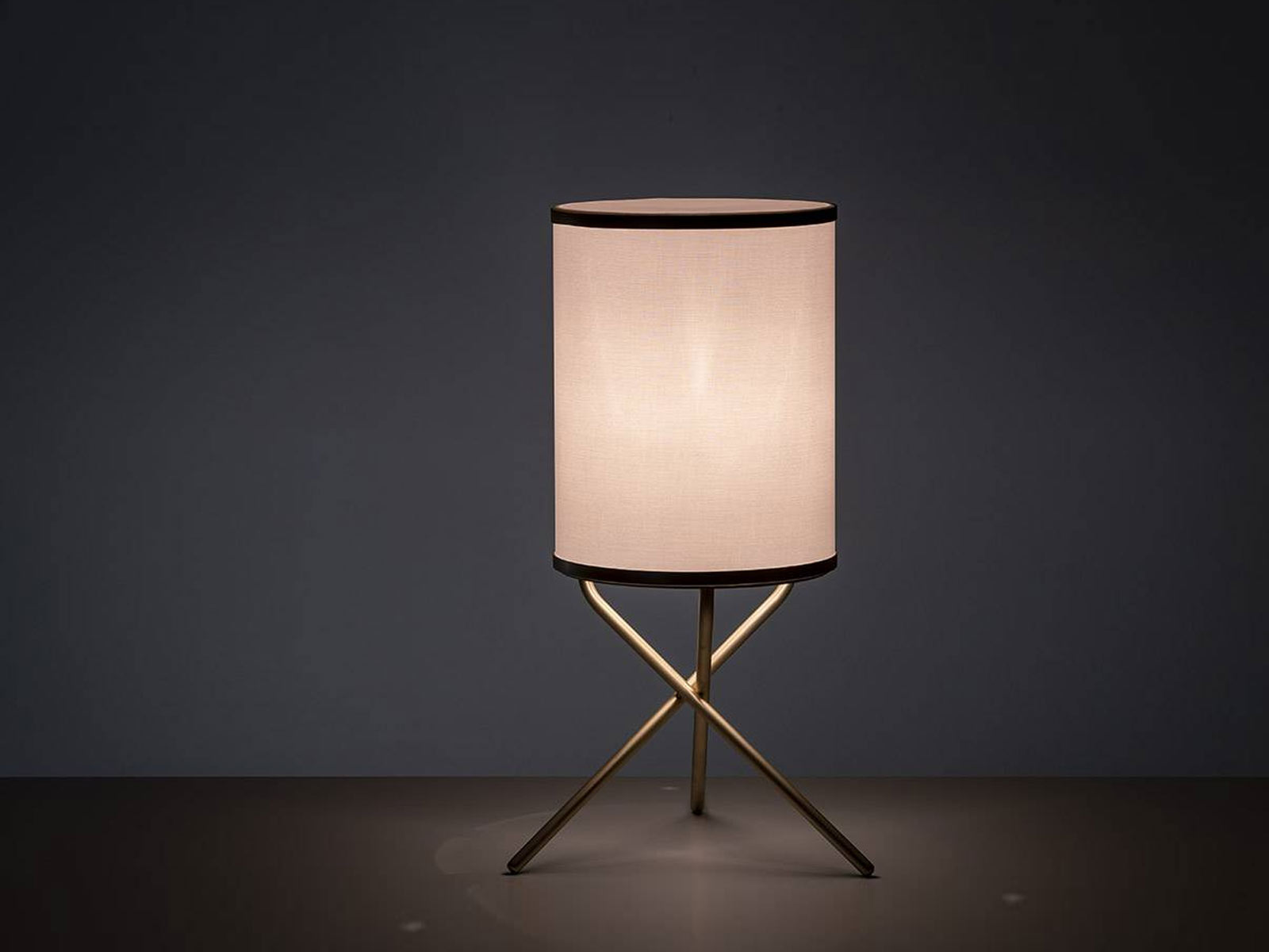 Nahoor Syrhia Floor Lamp
