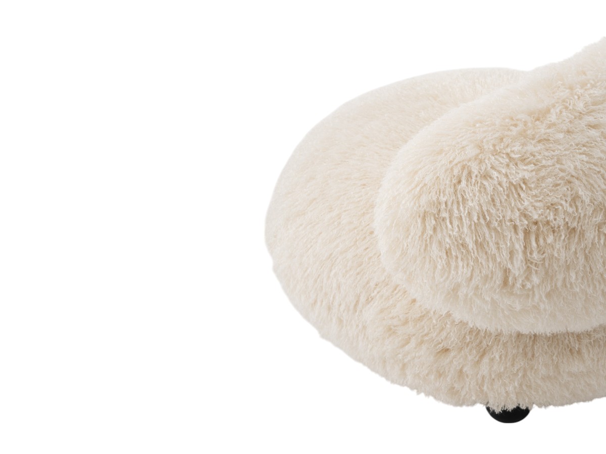Noom Flock Lounge Chair Fluffy Edition