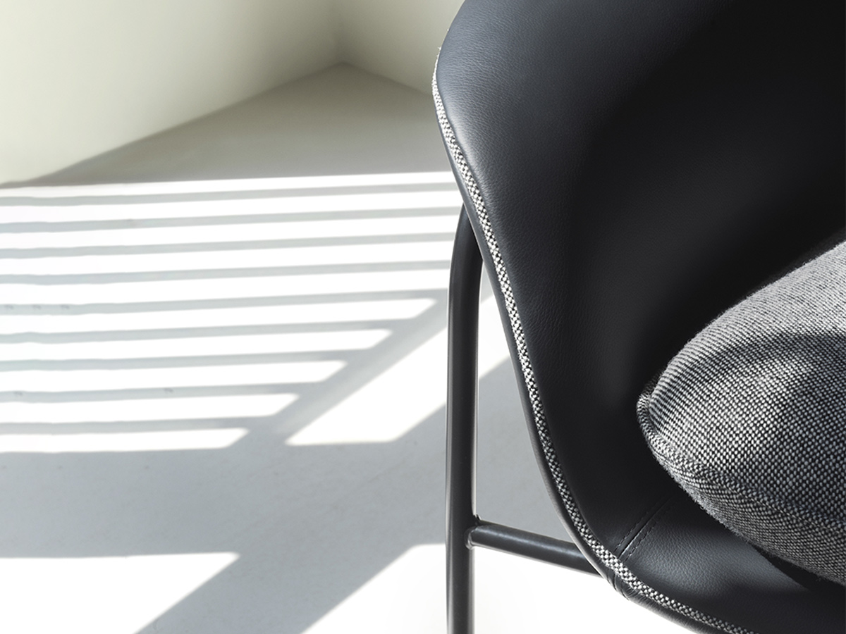 Normann Copenhagen Drape Lounge Chair High With Headrest Metal Base