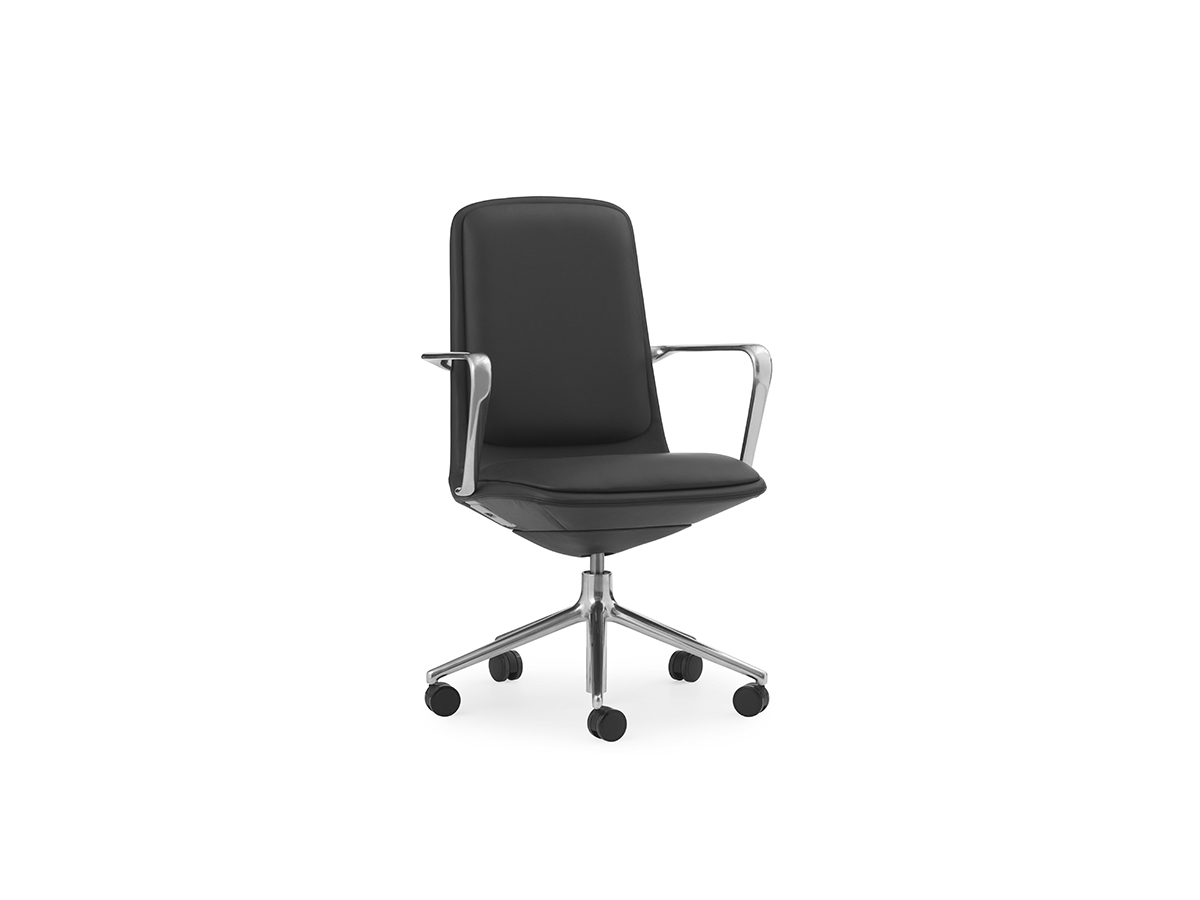 Стул Normann Copenhagen Off Armchair, низкий 5 Вт с подлокотниками