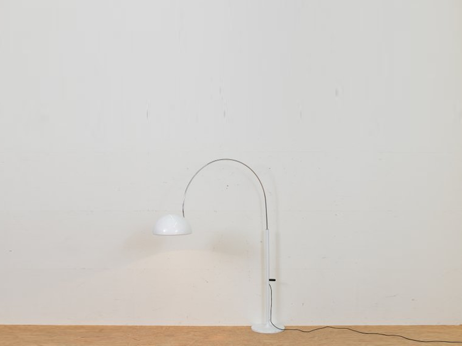 Oluce Coupe 3320r Floor Lamp