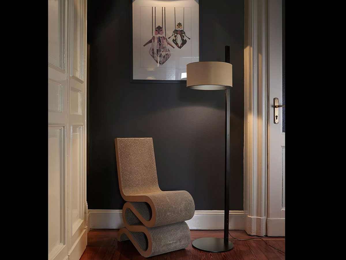 Oluce Parallel 396 Floor Lamp Sand