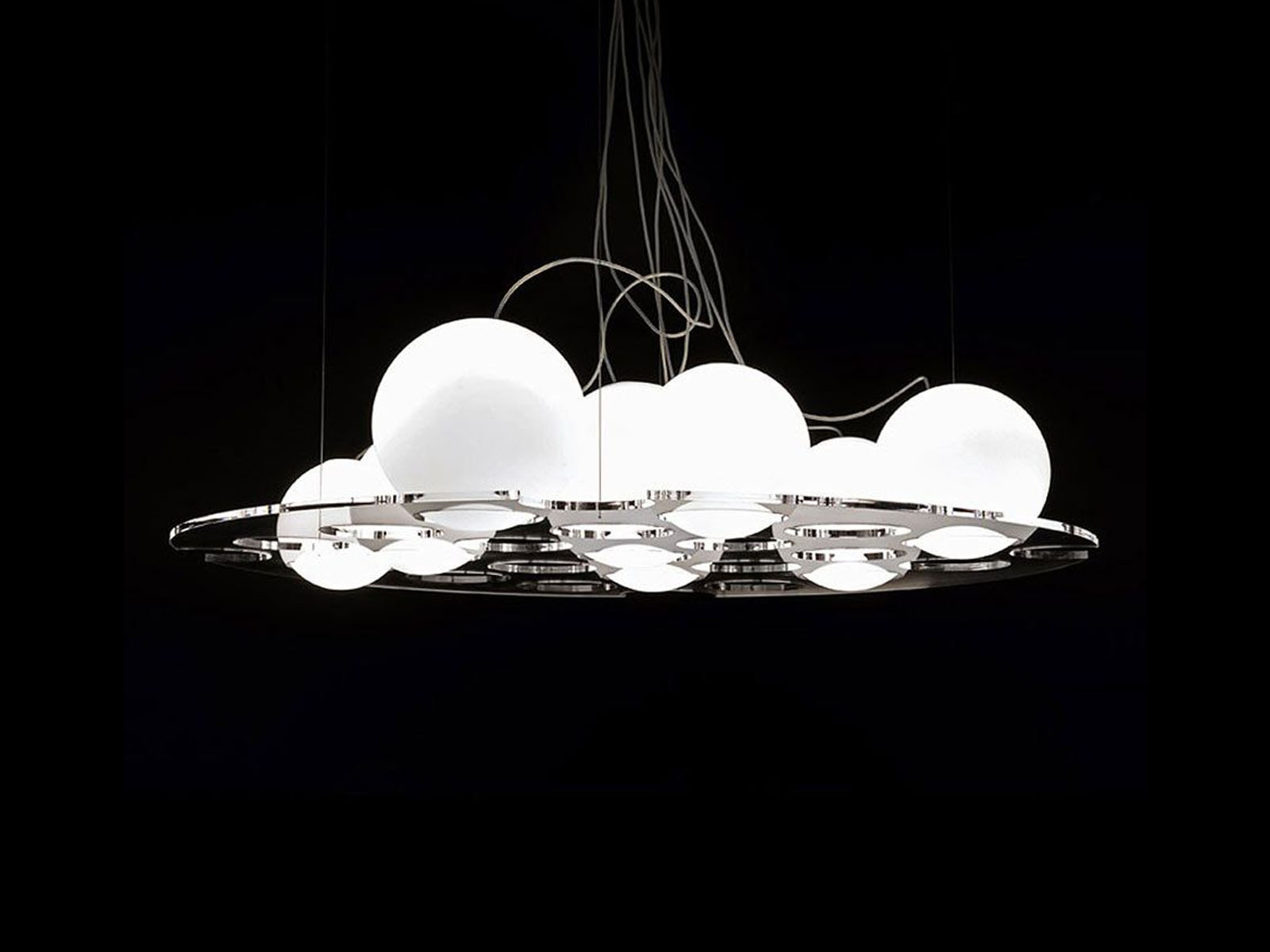 Oluce Plateau 476 Suspension Lamp