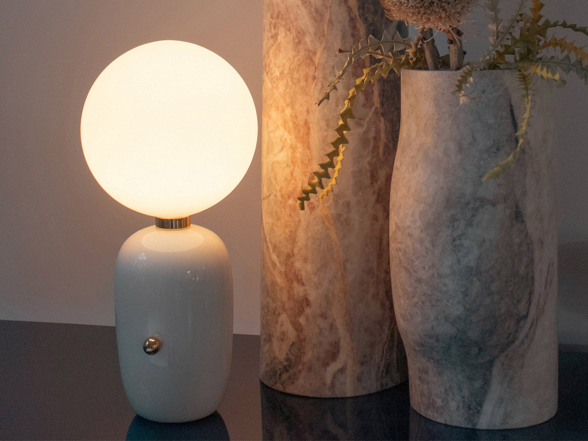 Parachilna Aballs M Pe Table Lamp