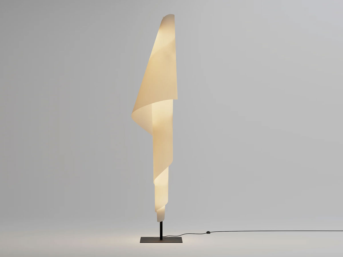 Parachilna High Costura Floor Lamp