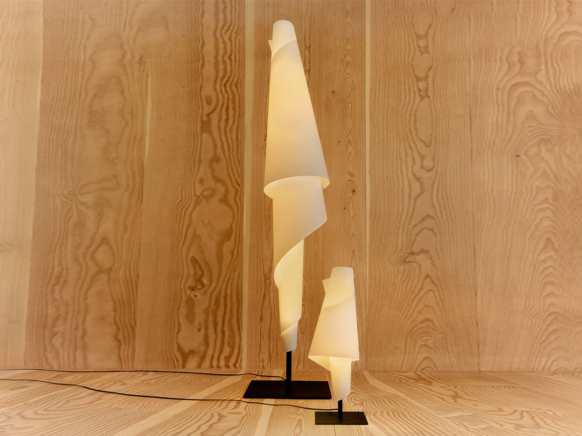 Parachilna High Costura Floor Lamp