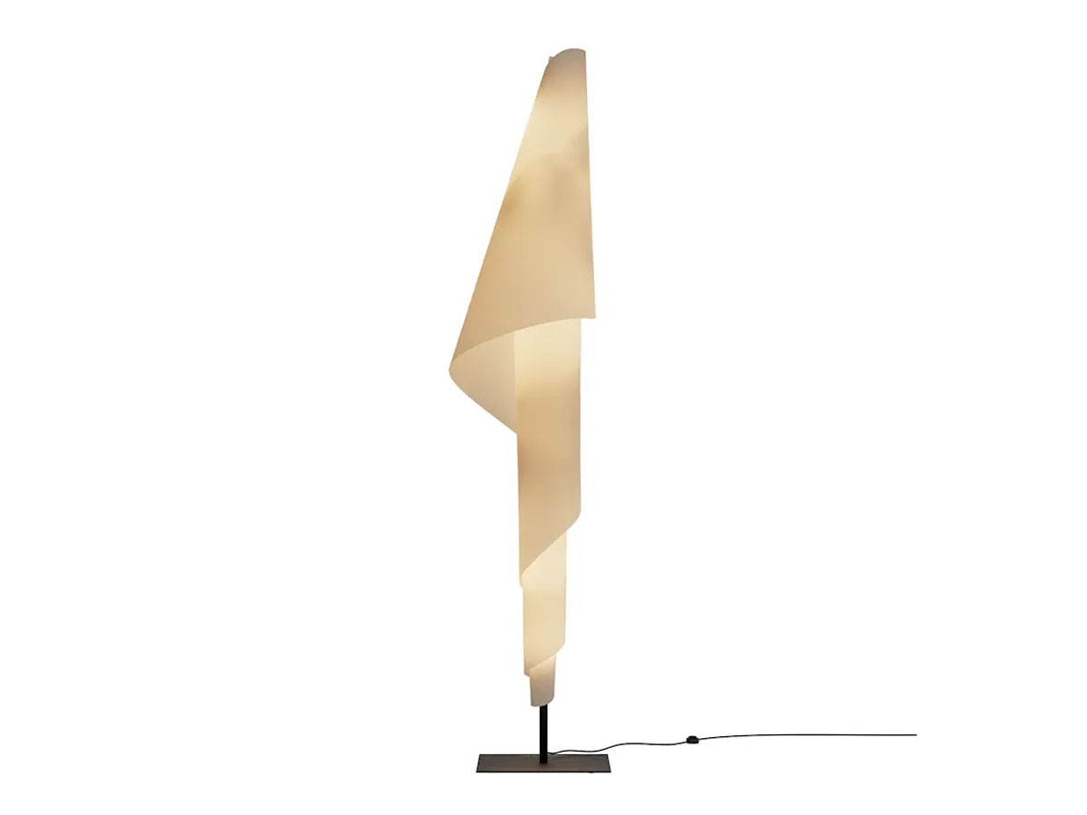 Parachilna High Costura Floor Lamp