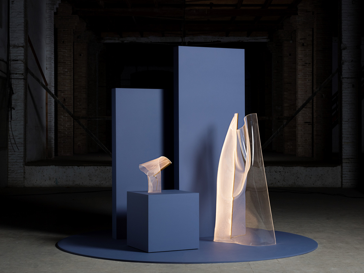 Parachilna Gweilo Han Gr Floor Lamp