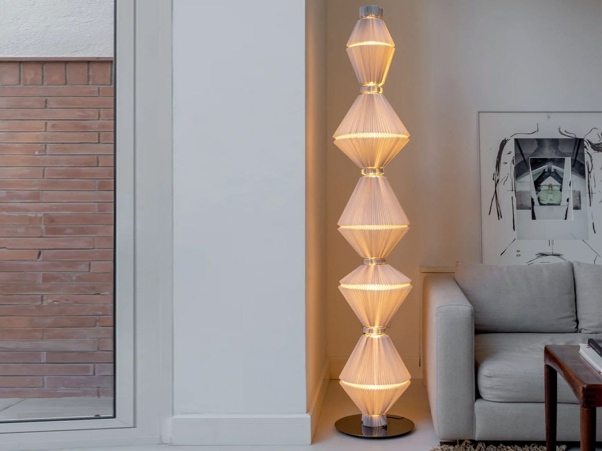 Parachilna Oiphorique P Still Floor Lamp