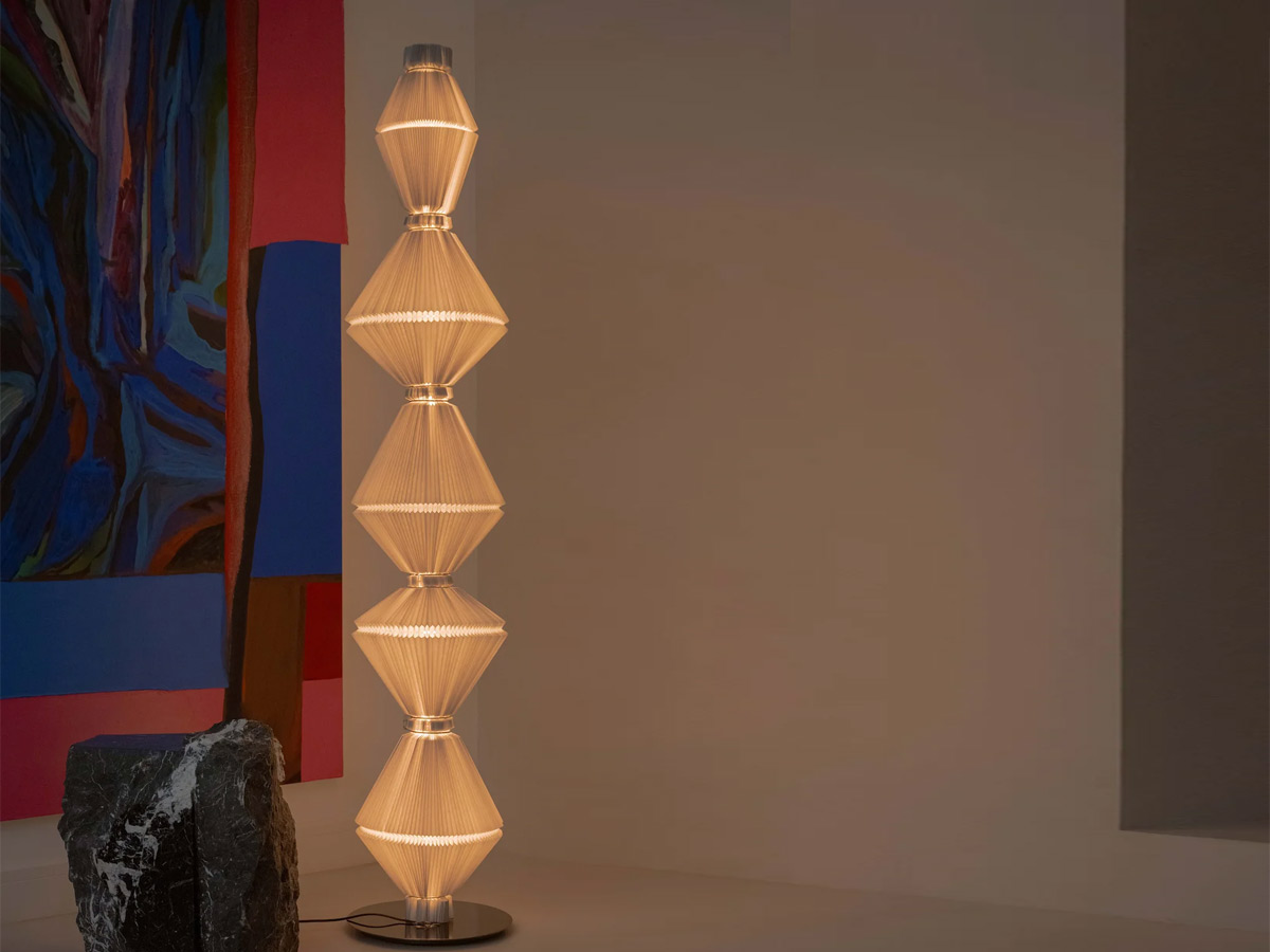 Parachilna Oiphorique P Still Floor Lamp