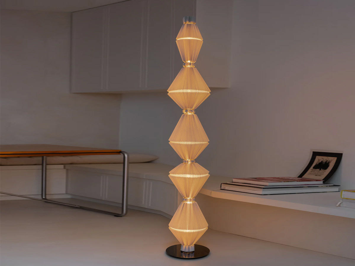 Parachilna Oiphorique P Still Floor Lamp