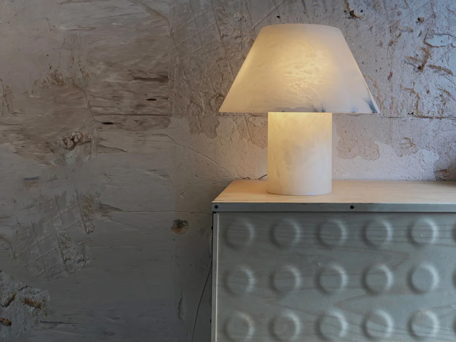 Parachilna Petra M Me Table Lamp