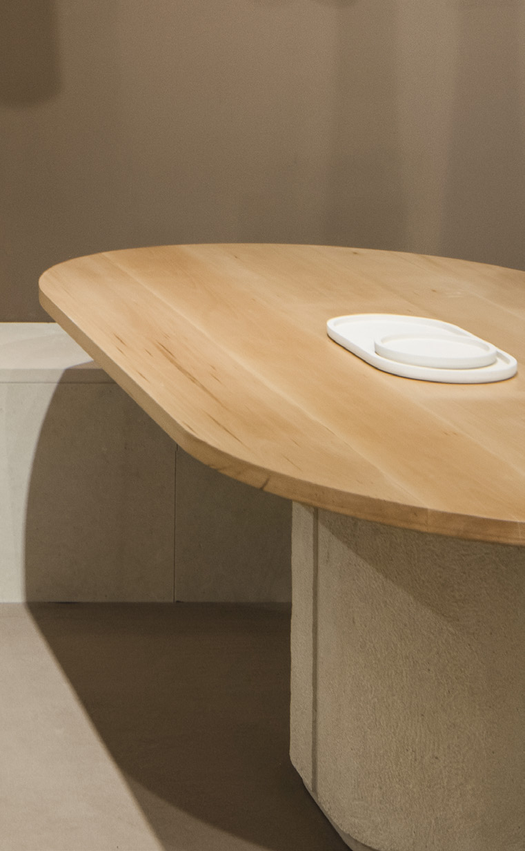Pimar Monolithus Table