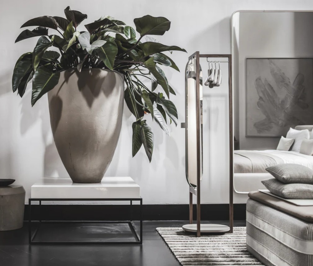 Pinetti Elena Valet Stand