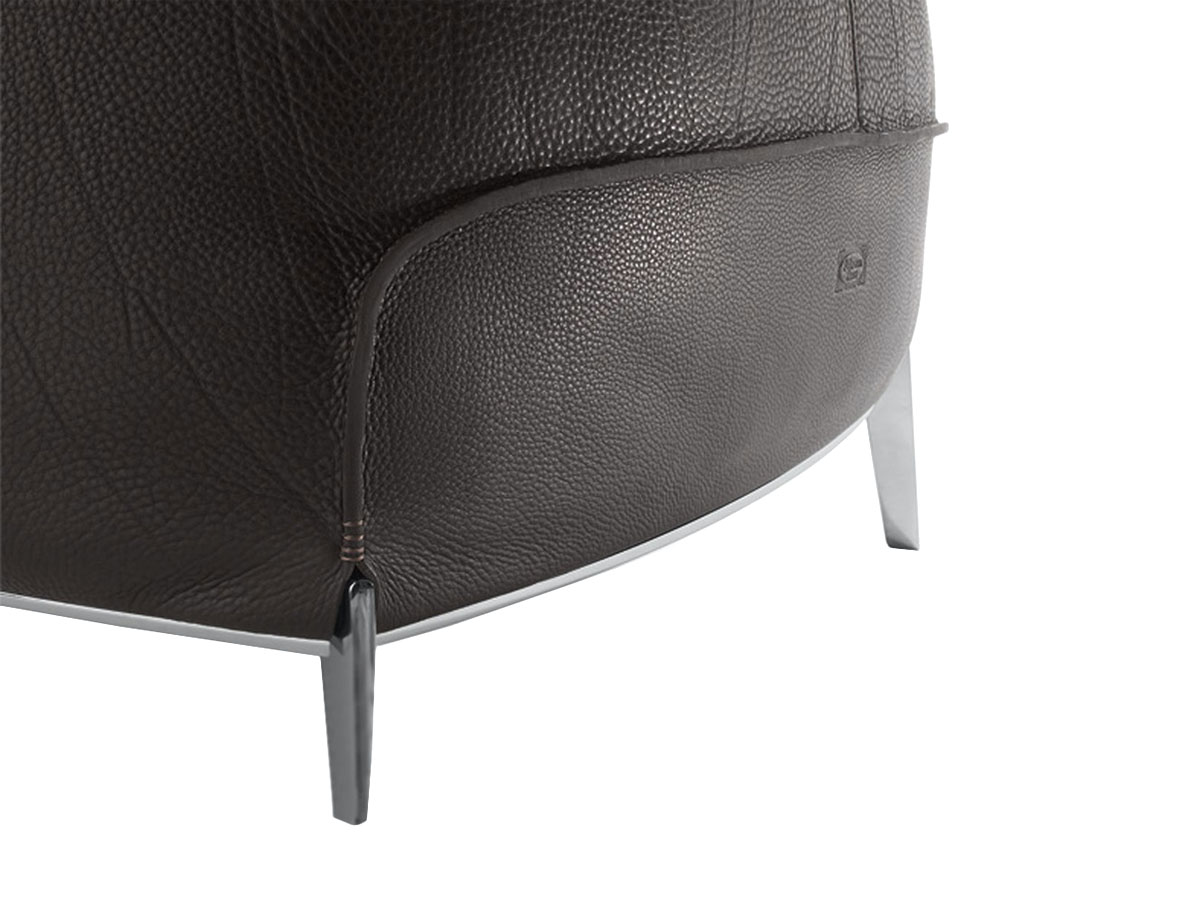 Poltrona Frau Archibald Gran Comfort Armchair