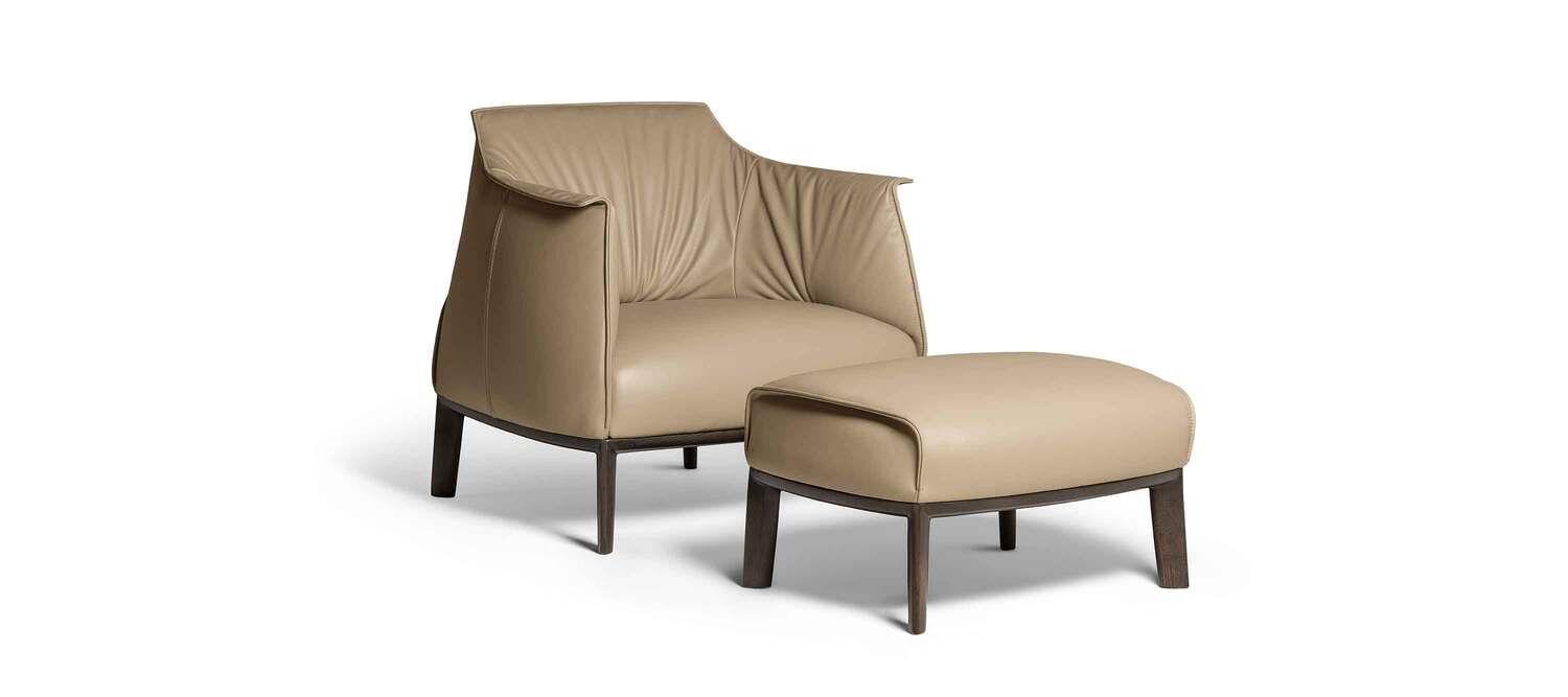 Poltrona Frau Archibald Ottoman Wood Legs