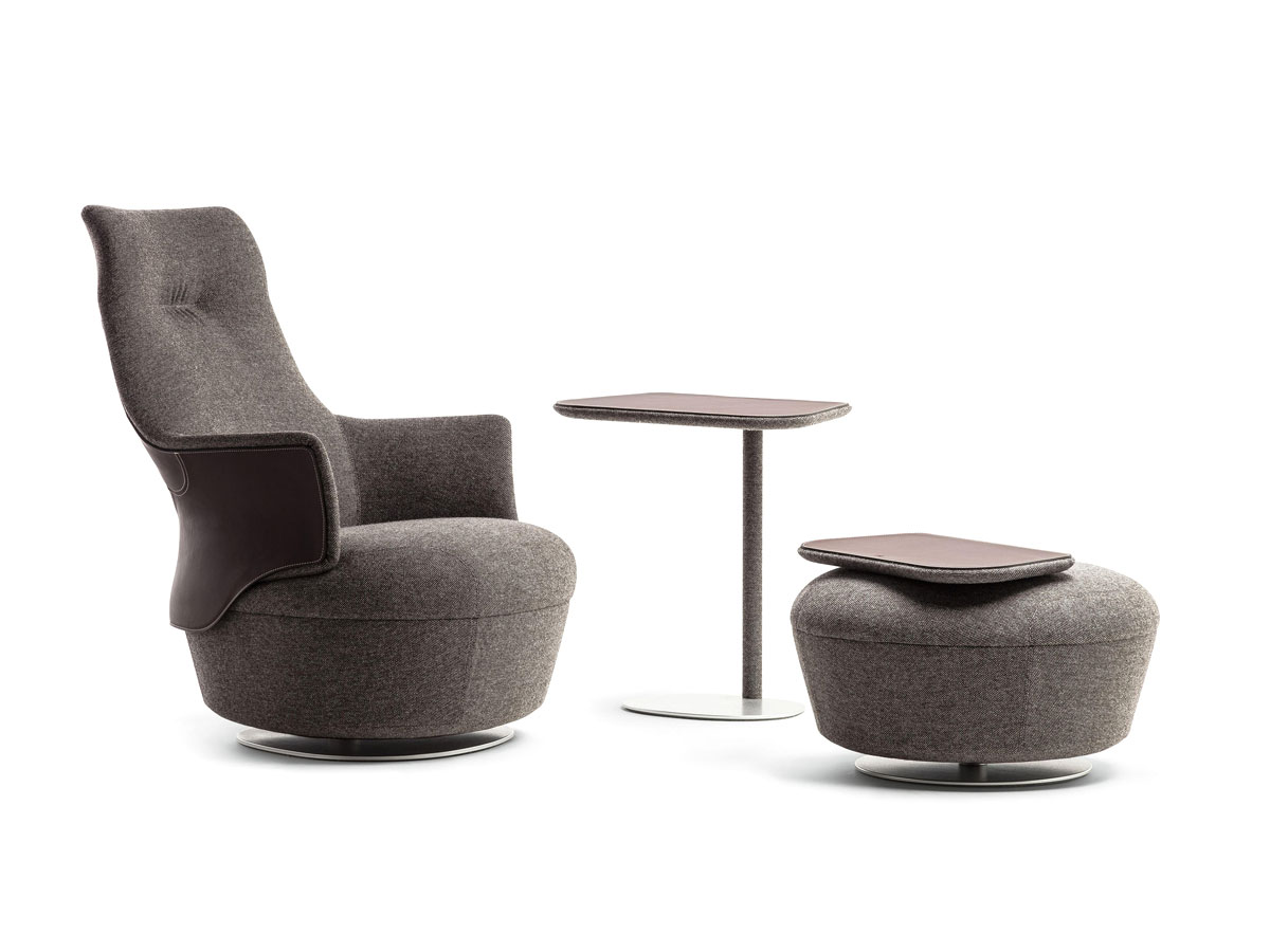 Poltrona Frau Assaya Armchair
