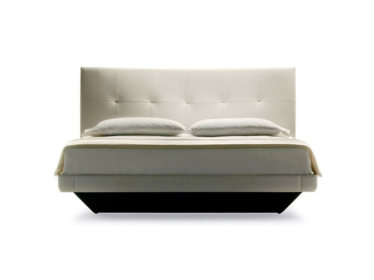 Poltrona Frau Aurora Due Bed Fabric Back