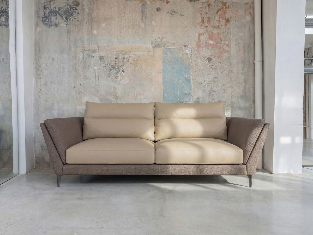 Poltrona Frau Bretagne Gran Comfort 2 Seater Sofa Motif Knits Sesame Sc 53 Crete