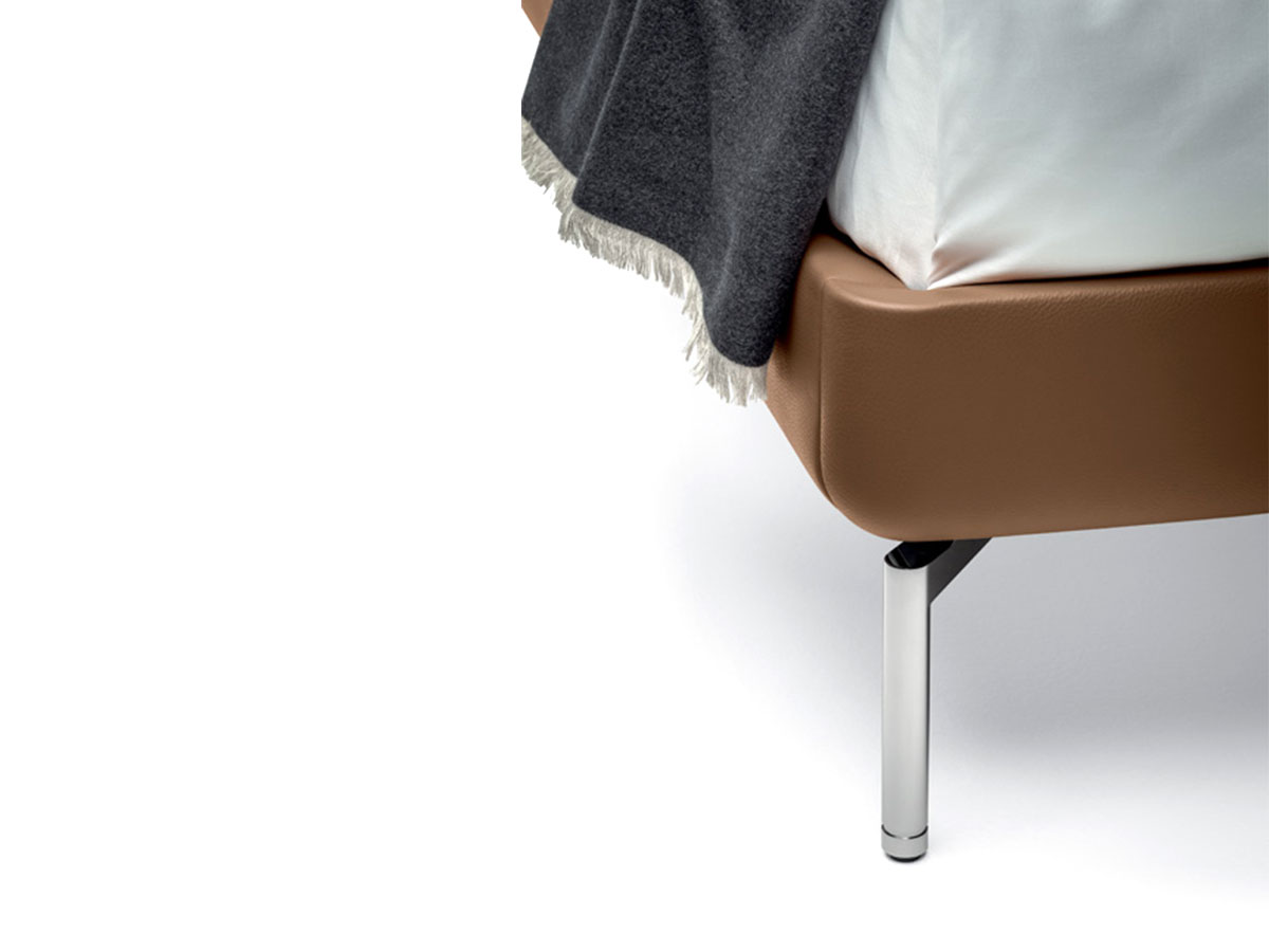 Poltrona Frau Coupe Bed