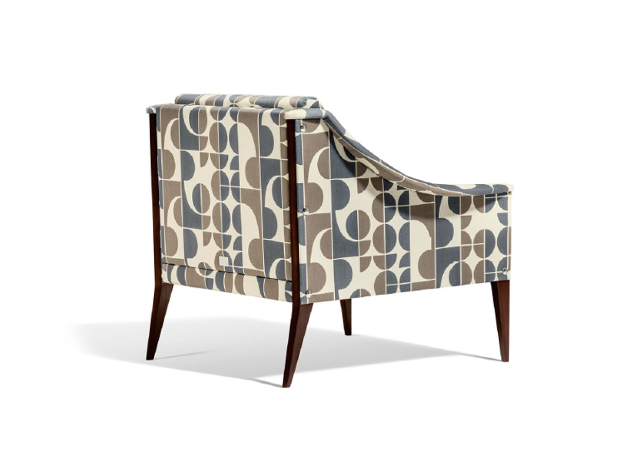 Poltrona Frau Dezza 24 Armchair Redevance