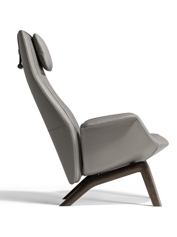 Poltrona Frau Downtown Lounge Armchair