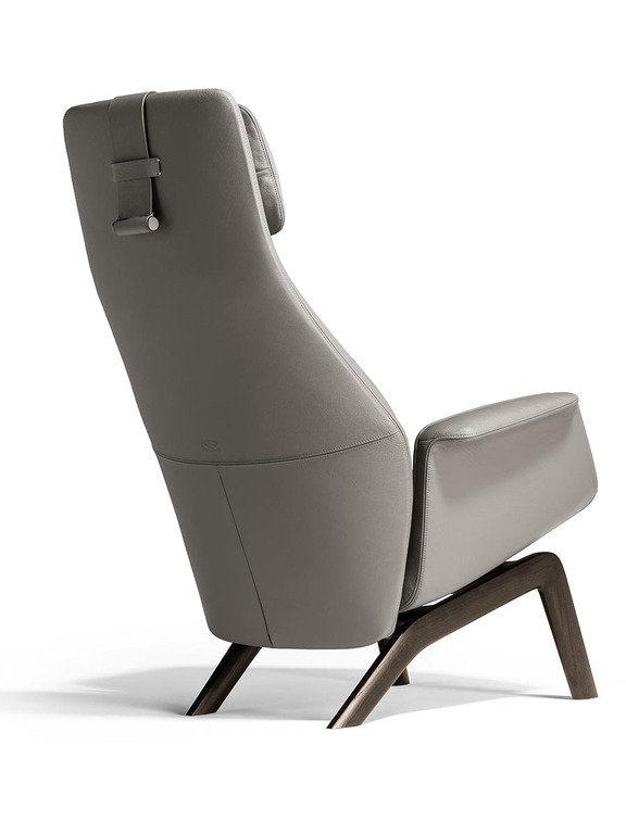 Poltrona Frau Downtown Lounge Armchair