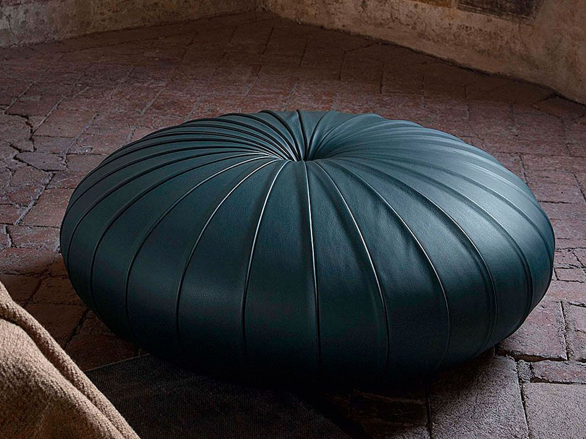 Poltrona Frau Esedra Pouf
