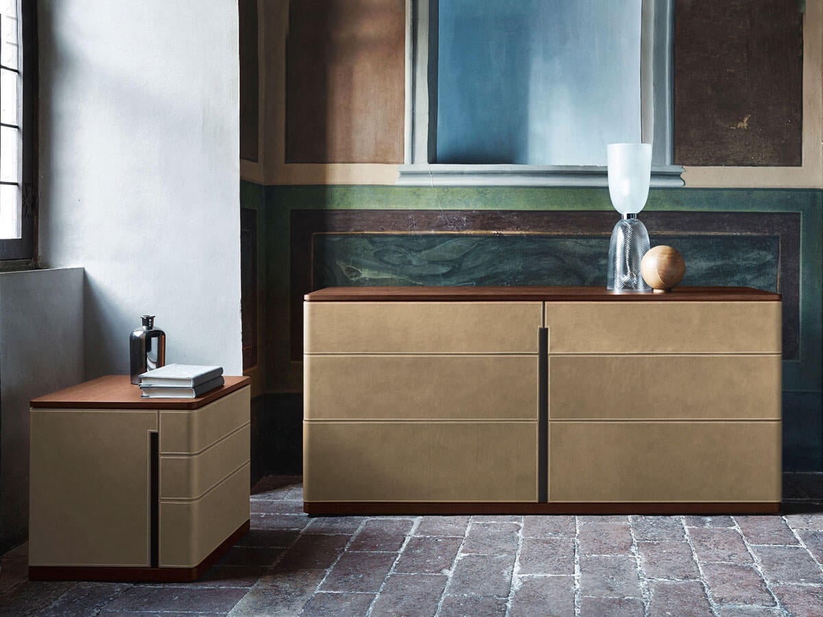 Poltrona Frau Fidelio Notte Bedside Table Saddle Avorio Canaletto Walnut
