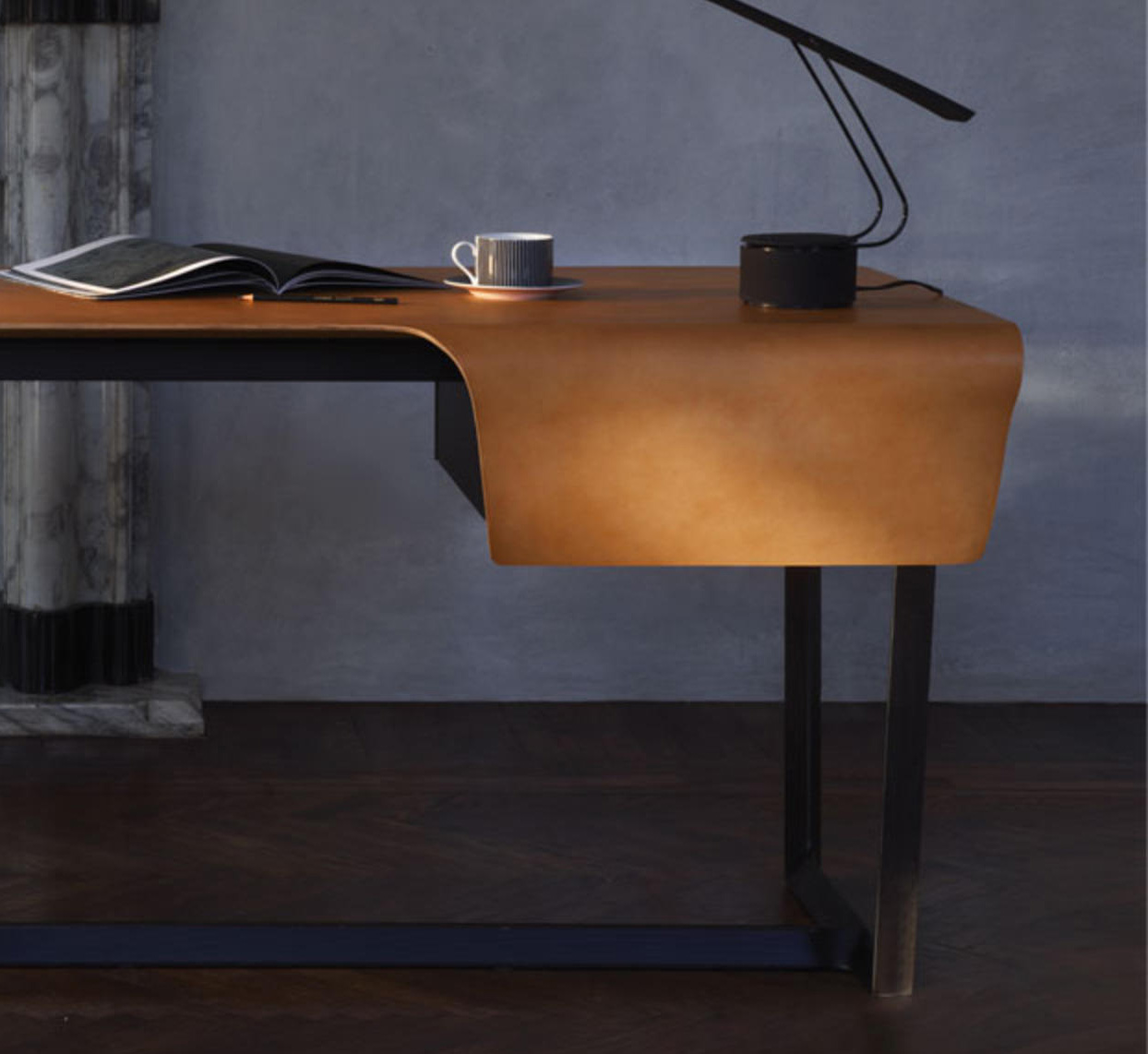 Poltrona Frau Fred Desk Saddle Extra Moka Stained Ash