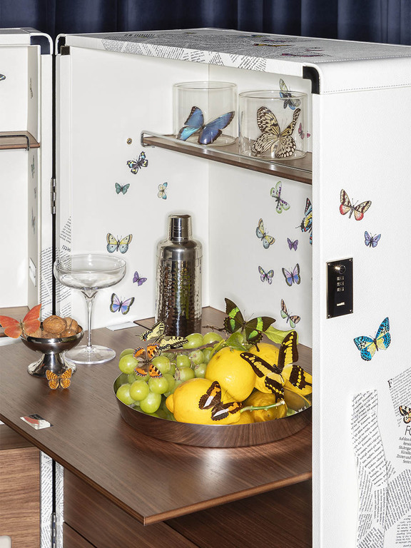 Poltrona Frau Isidoro Ultime Notizie Drinks Cabinet