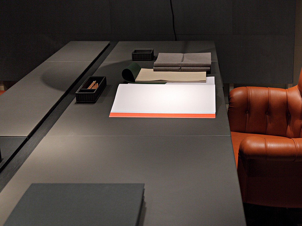 Poltrona Frau Jobs Easy Desk Guest Area Office