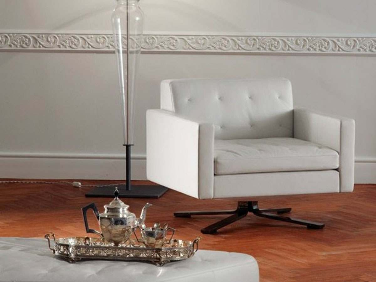Poltrona Frau Kennedee Swivel Armchair