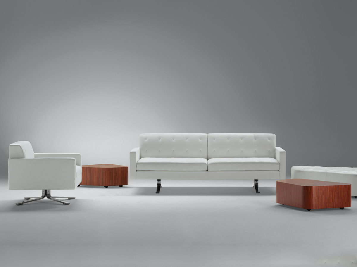Poltrona Frau Kennedee Swivel Armchair