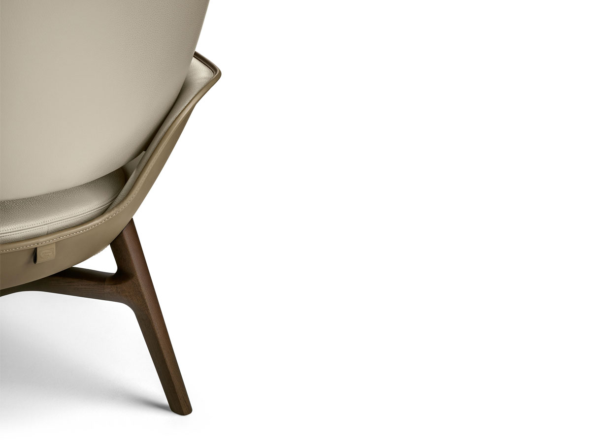 Poltrona Frau Martha Armchair