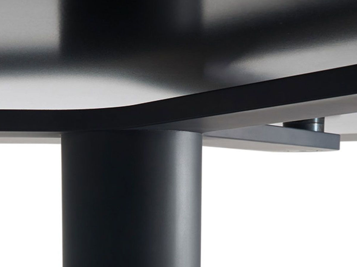 Poltrona Frau Mesa Table