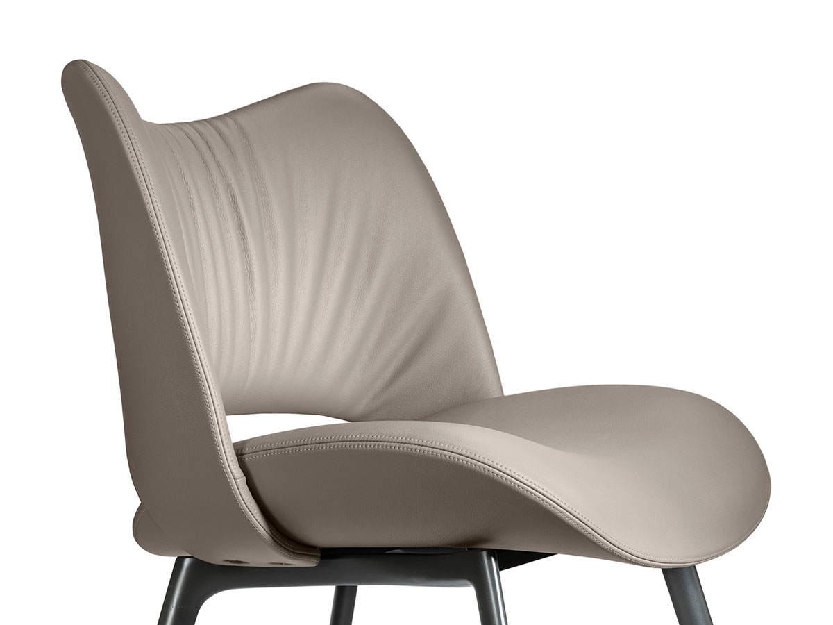 Poltrona Frau Nice Small Armchair