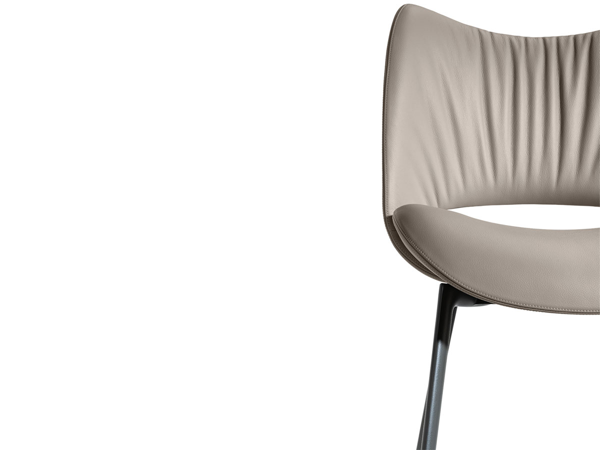 Poltrona Frau Nice Small Armchair