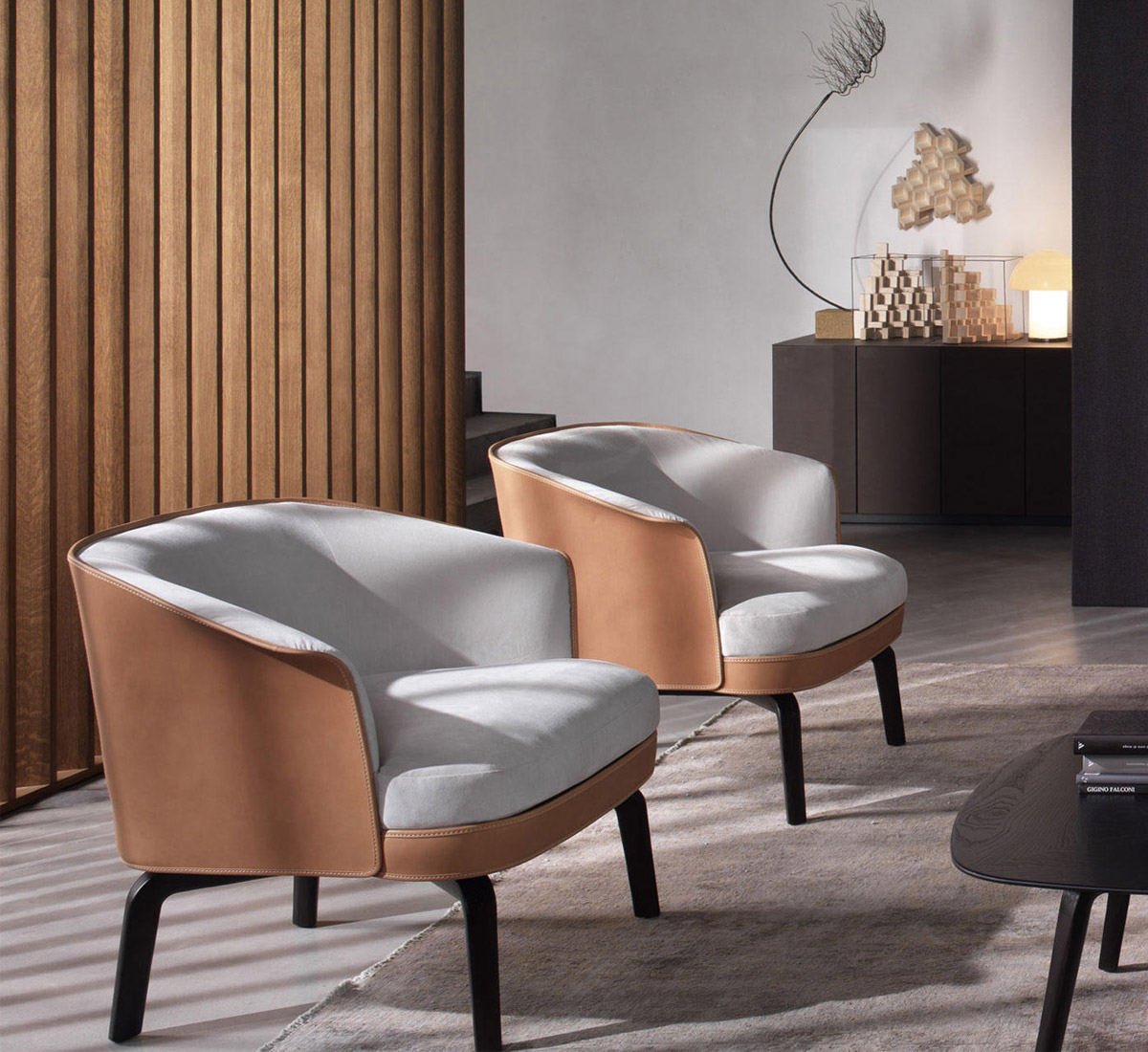 Poltrona Frau Nivola Armchair