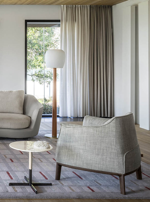 Poltrona Frau Nymph Floor Lamp