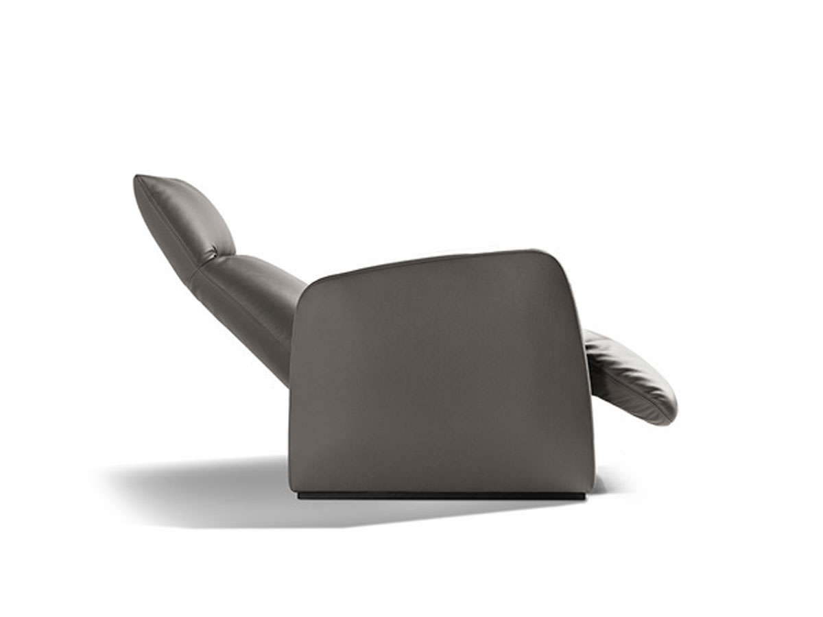Poltrona Frau Pillow Cinema Armchair