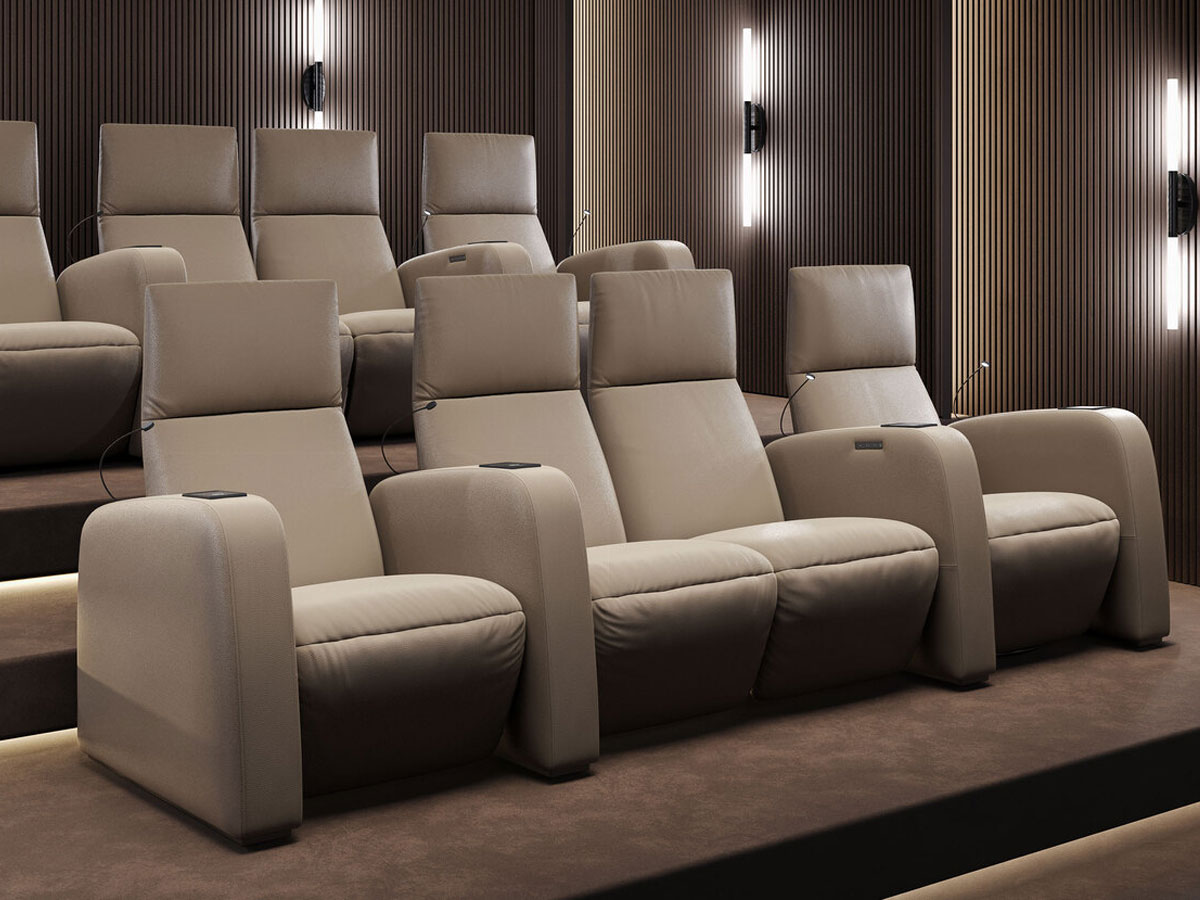 Poltrona Frau Pillow Cinema Armchair