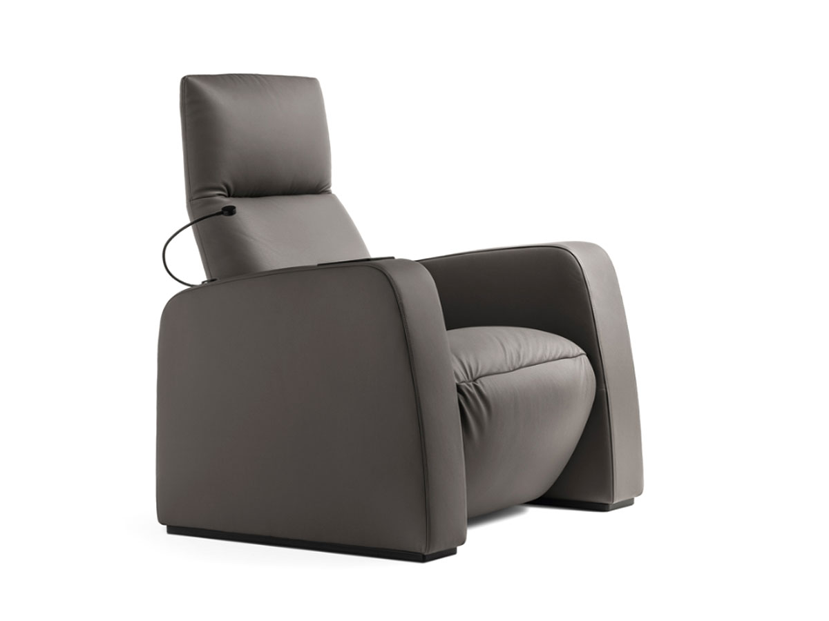 Poltrona Frau Pillow Cinema Armchair
