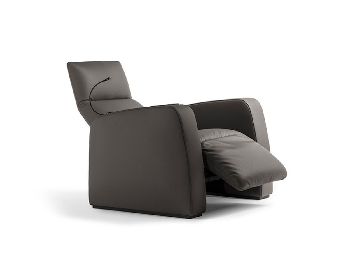 Poltrona Frau Pillow Cinema Armchair