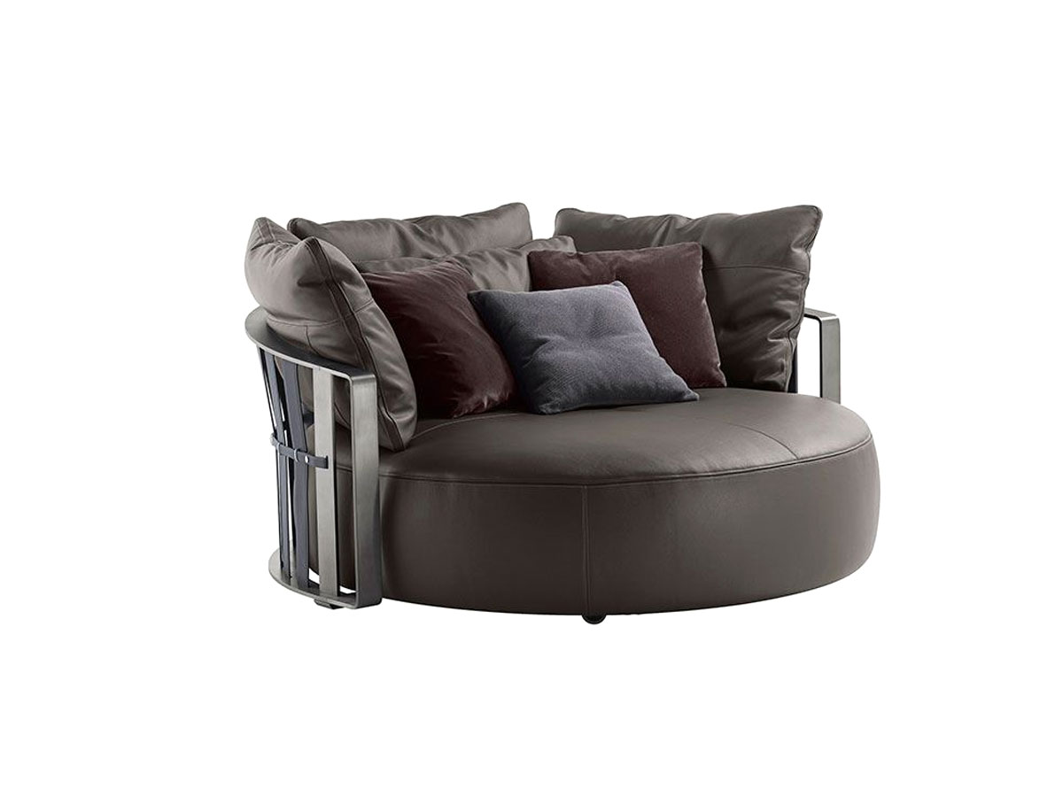 Poltrona Frau Scarlett Round Sofa