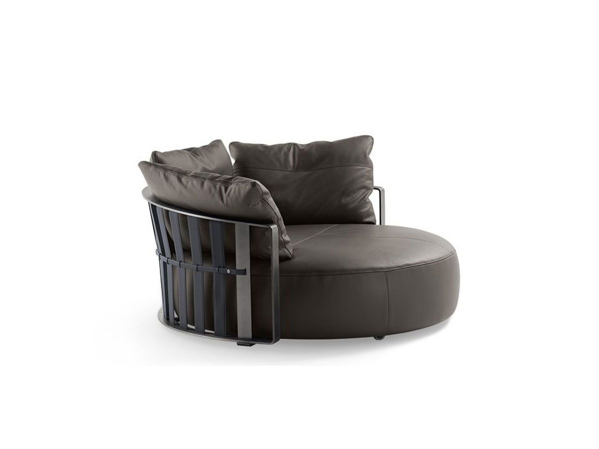 Poltrona Frau Scarlett Round Sofa