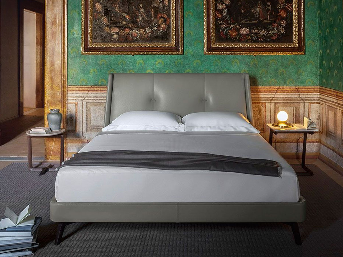 Poltrona Frau Suzie Wong Extra Bed Fabric Back